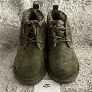 UGG Women’s Forest Green Boots, Size 6